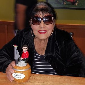 Meet your Posher, Veronica